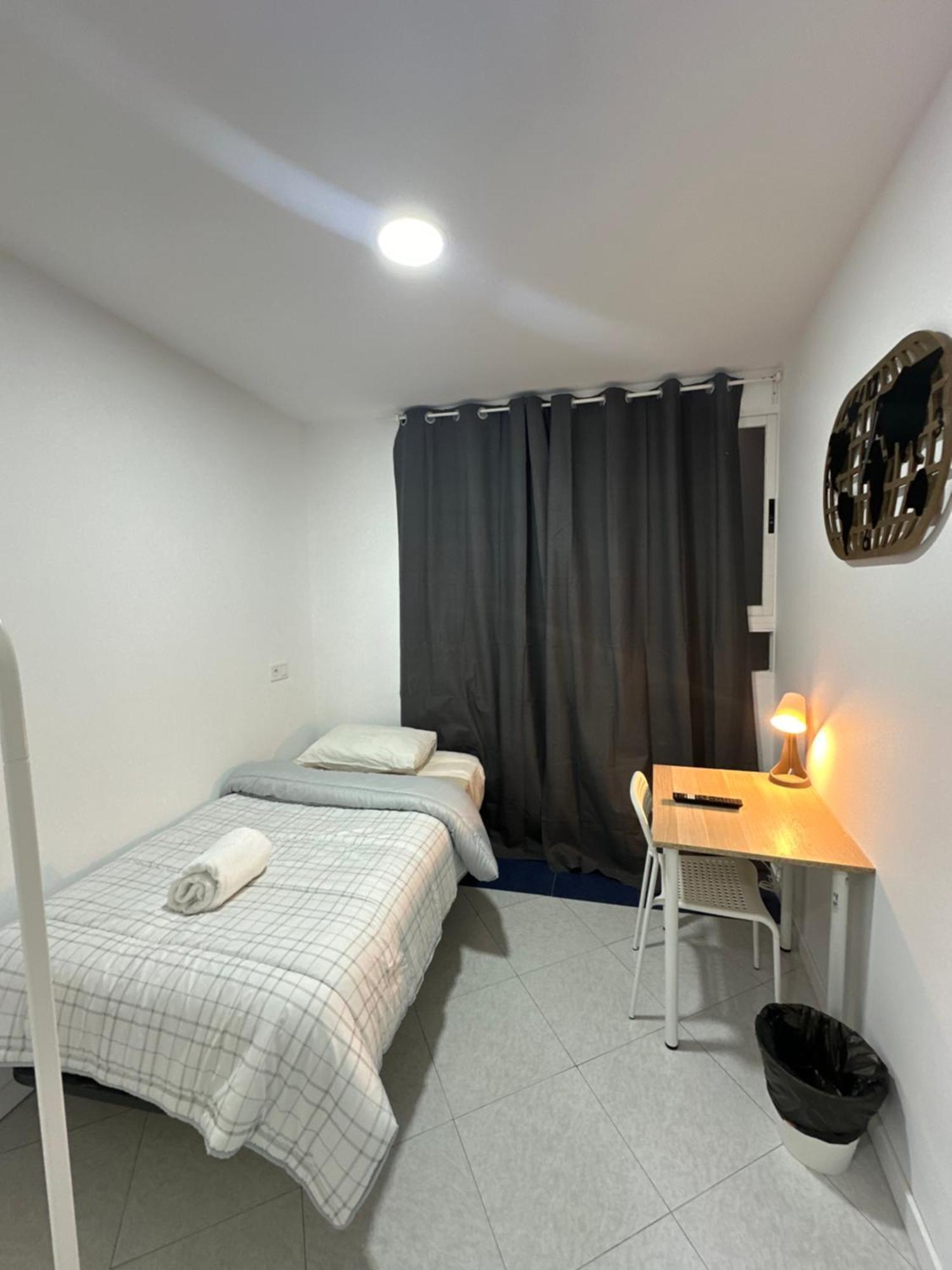 Rooms Mediavilla Madrid Extérieur photo