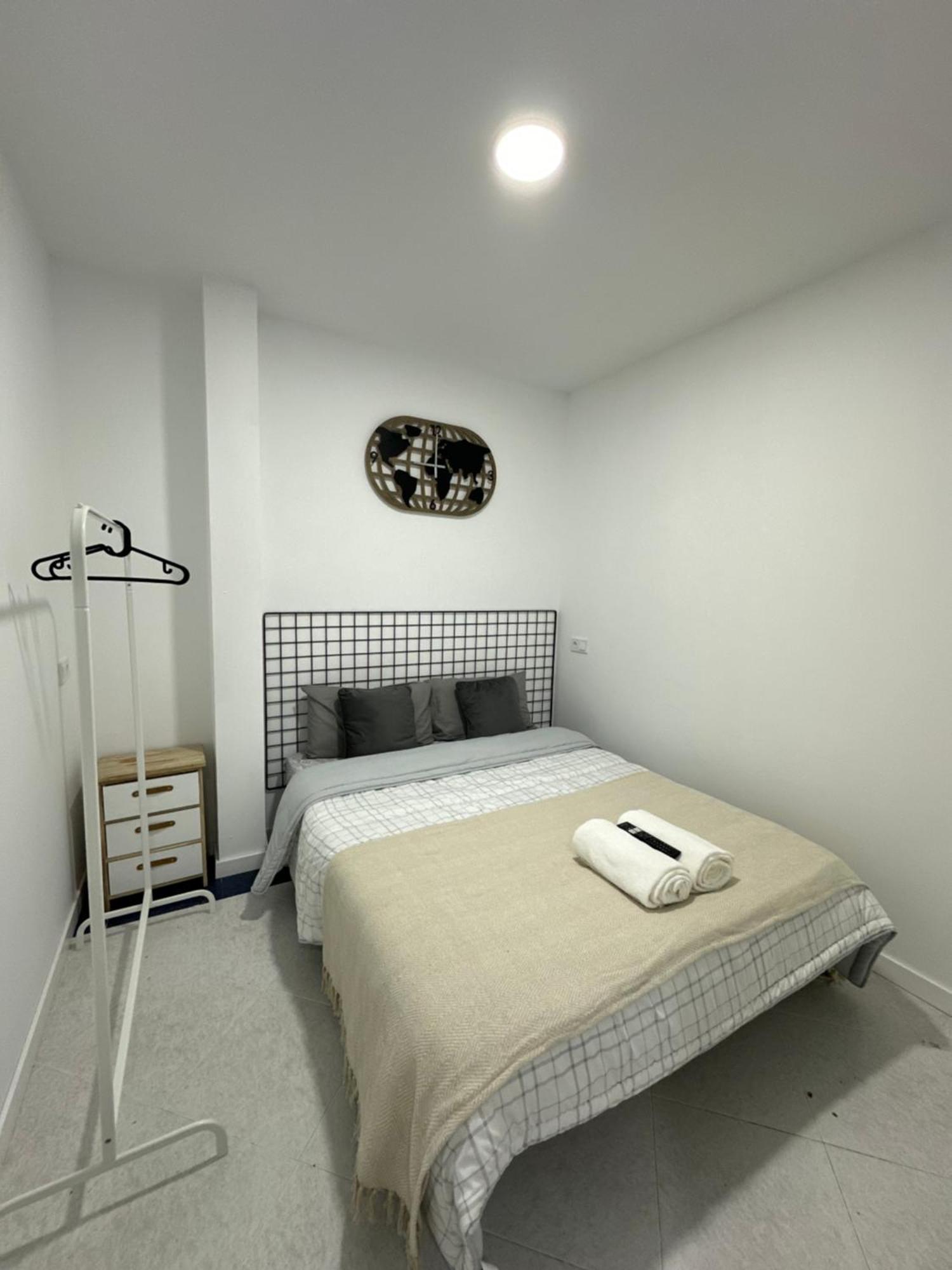 Rooms Mediavilla Madrid Extérieur photo