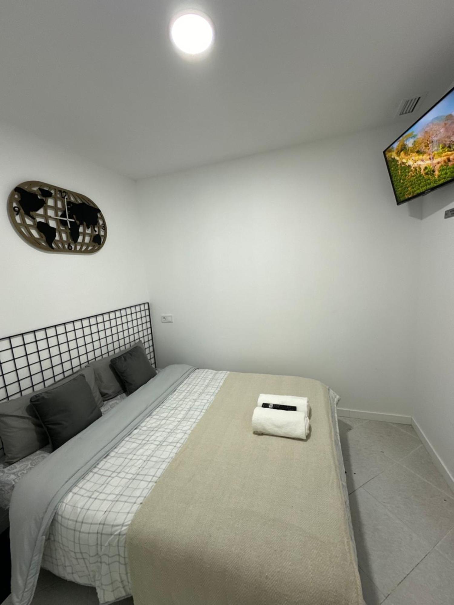 Rooms Mediavilla Madrid Extérieur photo
