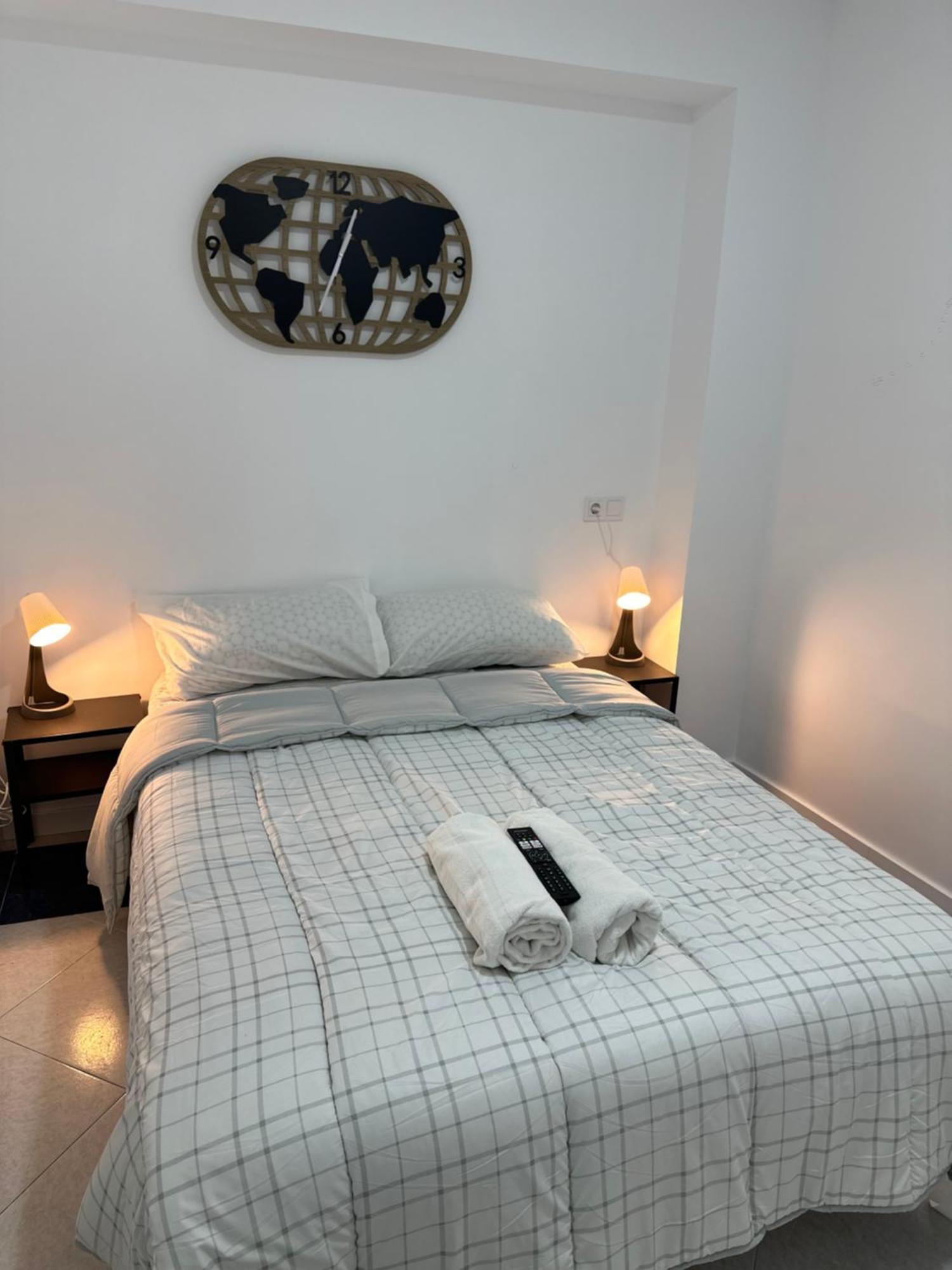 Rooms Mediavilla Madrid Extérieur photo