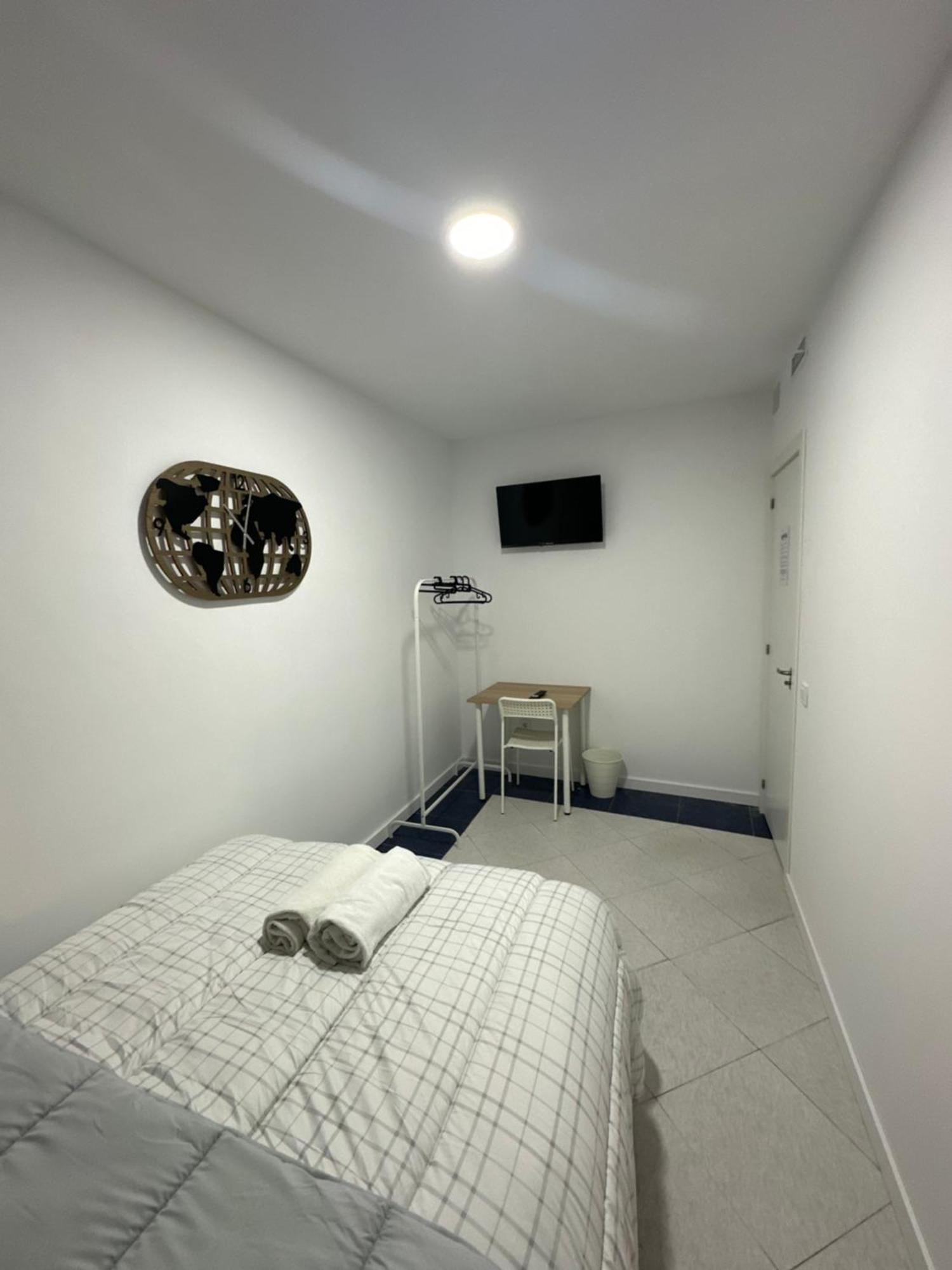 Rooms Mediavilla Madrid Extérieur photo