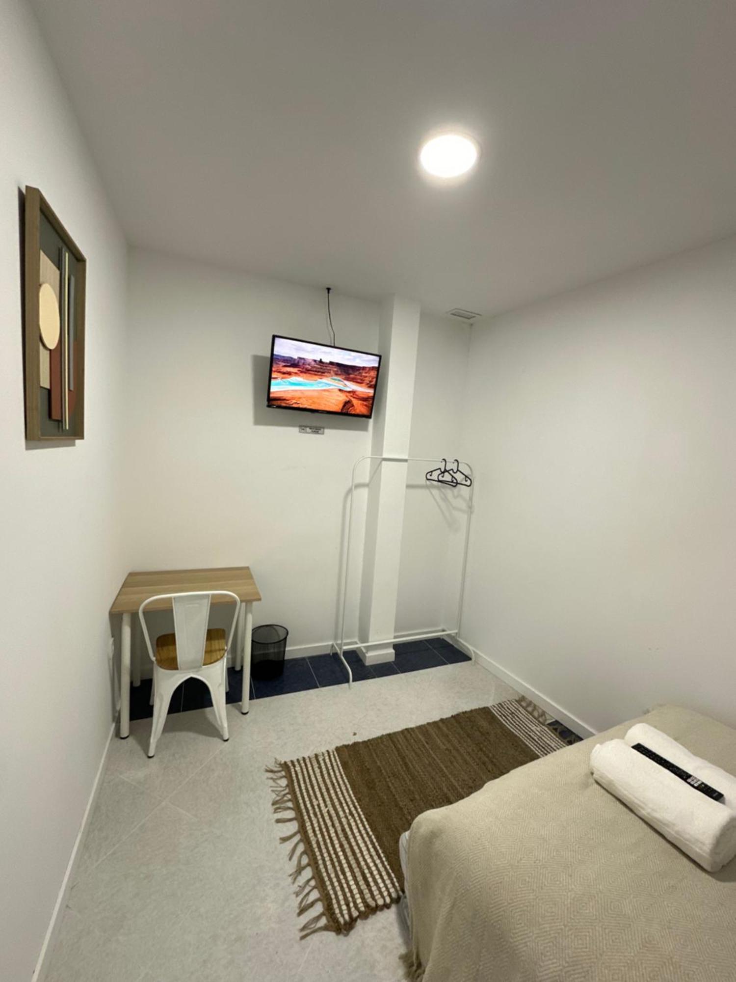 Rooms Mediavilla Madrid Extérieur photo