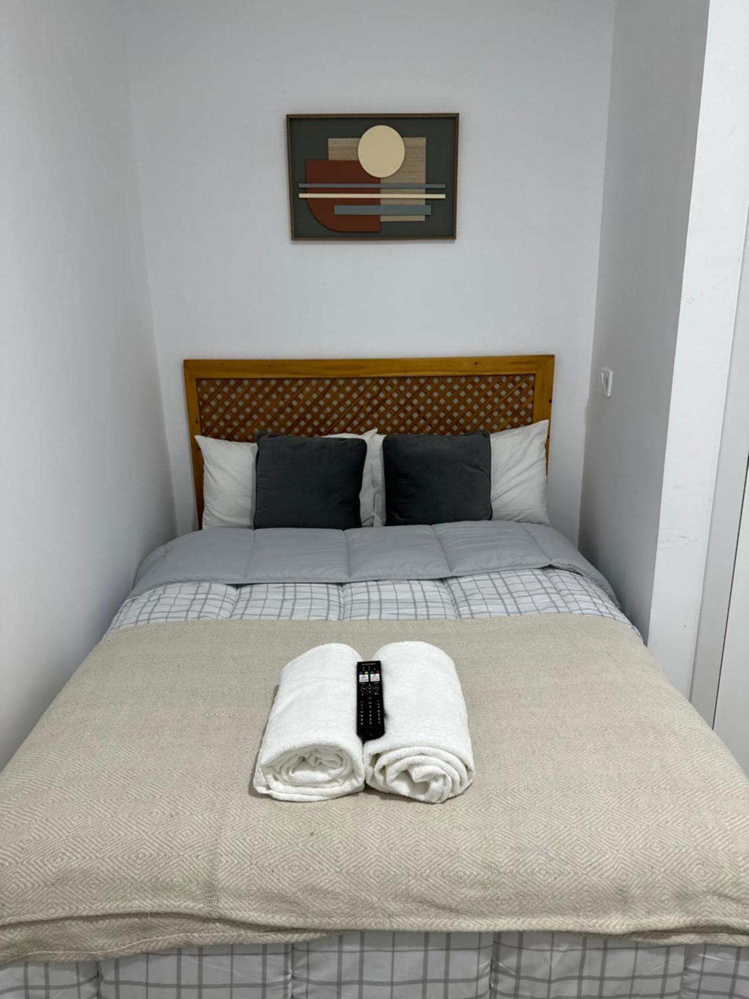 Rooms Mediavilla Madrid Extérieur photo