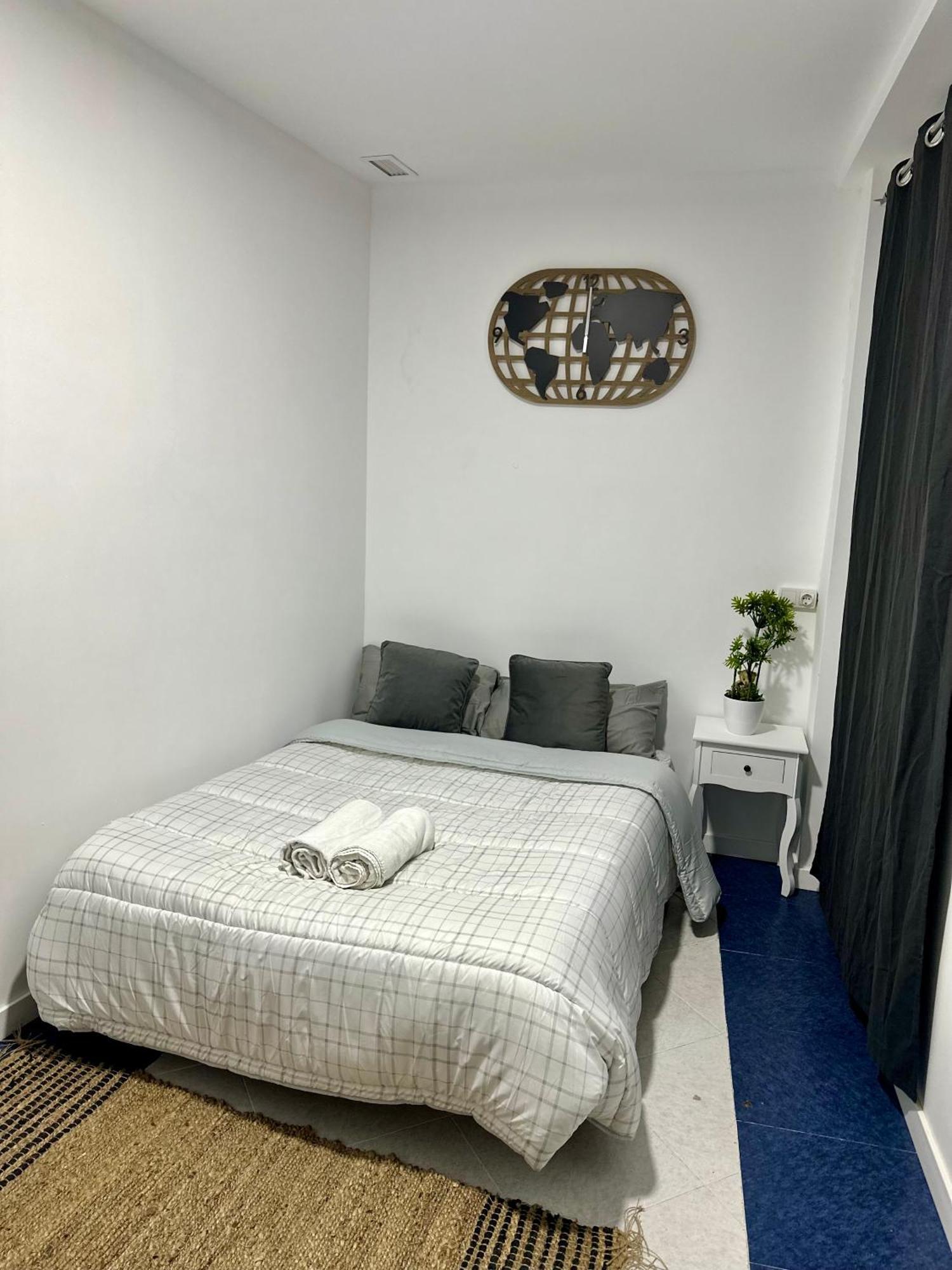 Rooms Mediavilla Madrid Extérieur photo